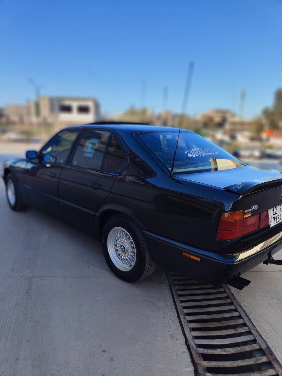 سلام عليكم1993 كيرعادي Bmw530. V8
سلايت طكتين بجم عريض 4جامات كهرب
طخم ويل خليه جديد وتاير مضيف وايرمنيه جديده لايت زينون كير والمحرك شرط 
بدون طخه صبغ جماليه شرط 
رقم نينوى انكليزي وكوبون بانزين ماستر 
ترايها وتحريكه ومعدل فول 
للتواصل 
***********
***********
مع الواتس اب
