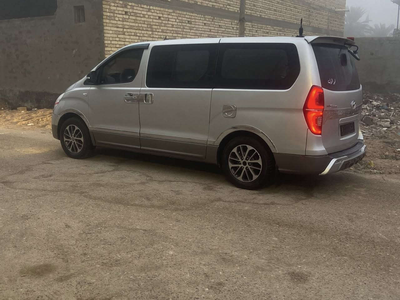 السلام عليكم ستاركس 9مفتوح محور مسكر مصبوغه عام السياره نضيفه مكينه كير جدد حداديه جديده سنويه منتهيه صارله سنه غرامات ماعليه سياره نصبغت جراد بيه وعندي صوره قبل صبغ كير عادي سياره مكان بصره ابو الخصيب رقم***********
