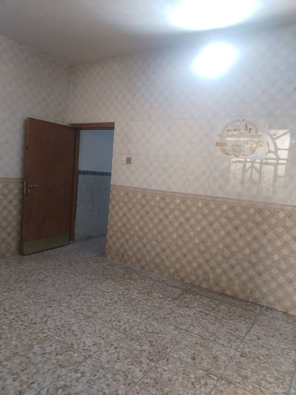 دار للايجار   ✍🏻
150 م الايجار 500
نجف حي المهندسين قرب مطعم الخيمه
 يحتوي ع 3 غرف نوم وصالتين ومطبخ وصحيات


**إذا كنت صاحب هذا الإعلان وتريد حذفه لأي سبب، رجاءا أرسل رسالة إلى الدعم الفني**