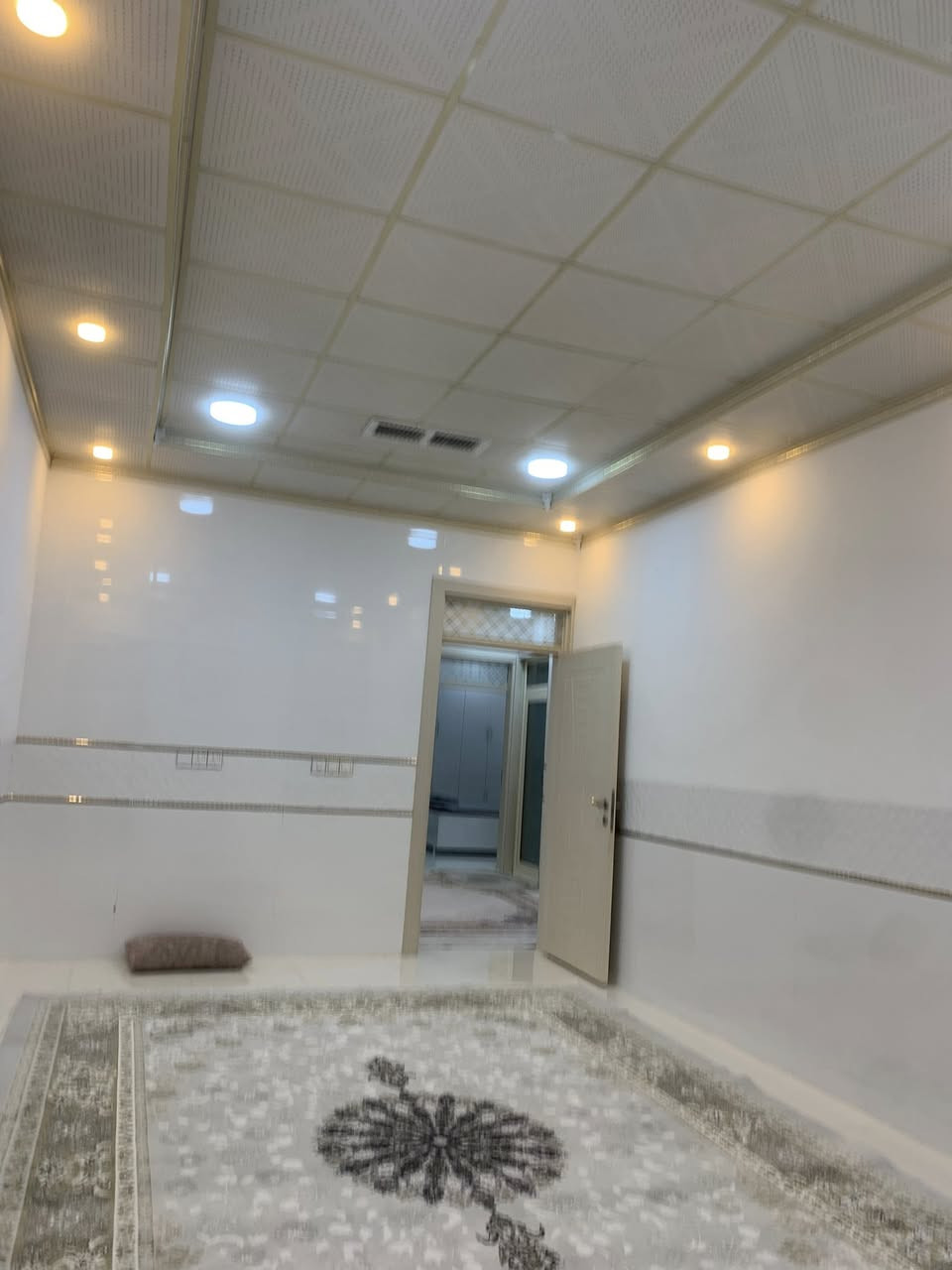 خانوو بۆفرۆشتن ١٦٠ مەتر 
لەكەلاركۆن نزیك مزگەوت ئەبوبەكرصدیق
￼فول مواسەفات 
خاوەنی دەڵێ كامل ڕەباتم بۆكردوە خۆم بەدڵسۆزانە دروستم كردوە
خانوەكە پێكهاتوە
ژوری میوان
مەتبەخ+مەتبەخ گەرم
هۆڵ 
نوستن ١
نوستن٢
بۆزانینی نرخ و زانیاری زیاتر 
كۆمێنت بكەن یان پەیوەندی بكەن بە
***********
تۆی بەڕێزیش ئەگەر موڵكت هەیەو دەتەوێ بیدەی بیفرۆشی یان بیدەی بەكرێ ئەوا پەیوەدی بكە بێ بەرامبەر بۆتی بڵاوەكەینۆ 
***********واتساپ و ڤایبەر
