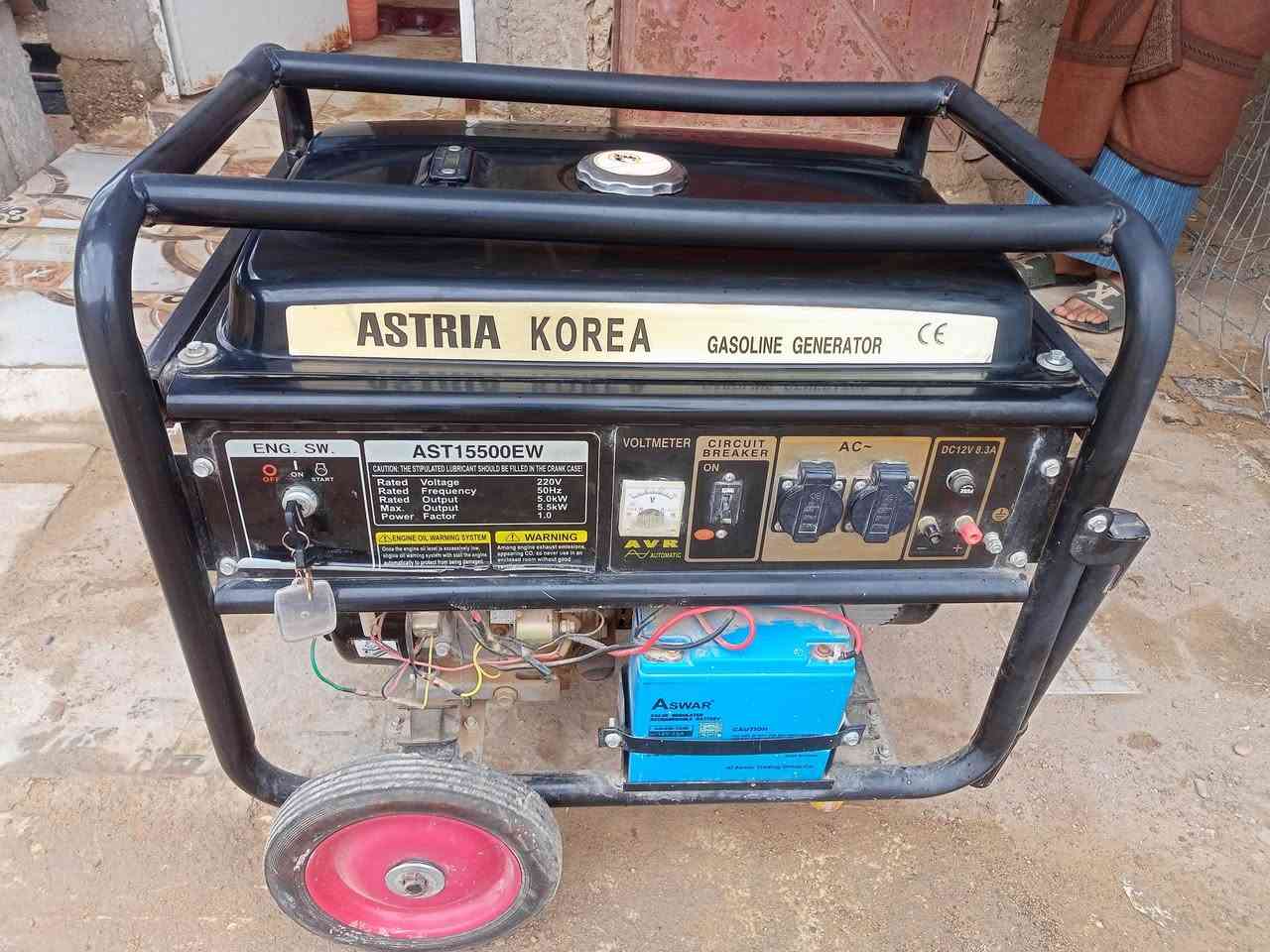 للبيع مولد 5 ونص مستخدم شي قليل
يشتغل سلف مولد حيل نظيف السعر 600
للتواصل *********** الخاص مفتوح
