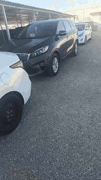 سورنتو 17 امريكي بيها بس دعاميه القدام فقط اربعه سلندر السعر 175 وبها مجال بسيط تواصل على الرقم بدون فيس ***********
