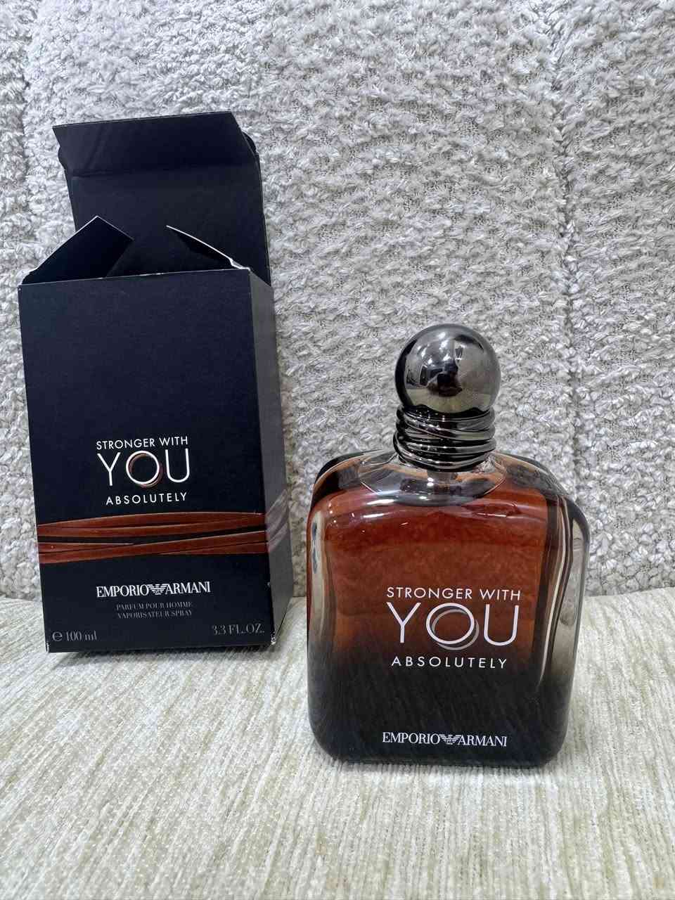 سترونجر وذ يو ( ابسلوتلي ) اخذته قبل فتره وما استخدمته ولا رشه بس فتحته من الباكيت مثل ما تشوفو متروس
وهسه ماعرف سعره قيم واخذ مكاني بغداد الاعظميه
***********
