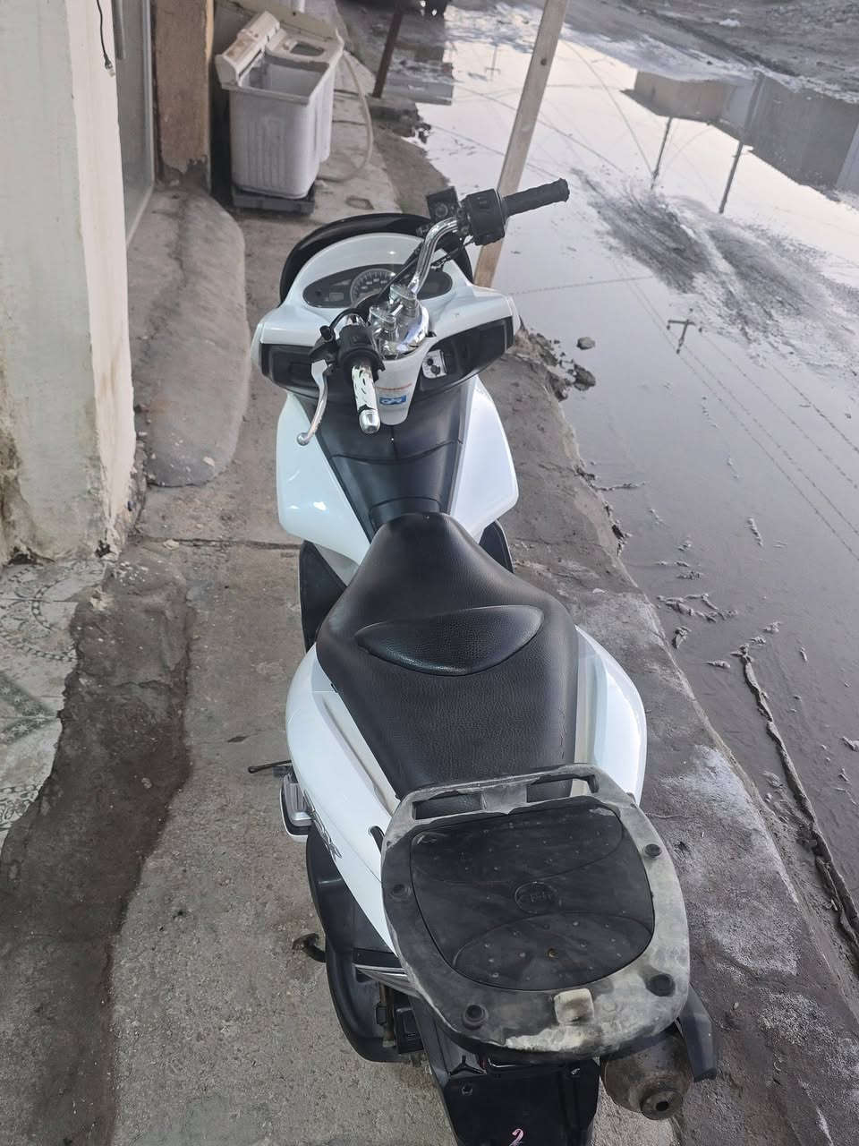 Pcx الجيل الأول دراجه جديده بمعنى الكلمة 
العام نزلت من الرمبه العنوان بابل الهاشميه 
***********
