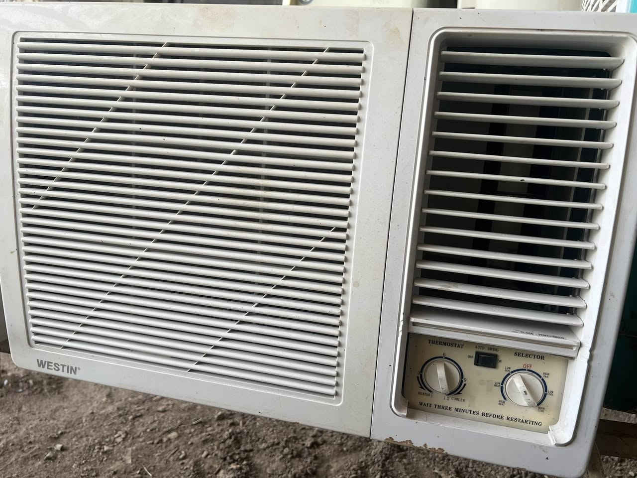 مكيفات للبيع اخو الجديد ضمان عل شغل تبريد فول 
سعر الواحد 250 الف 
***********
