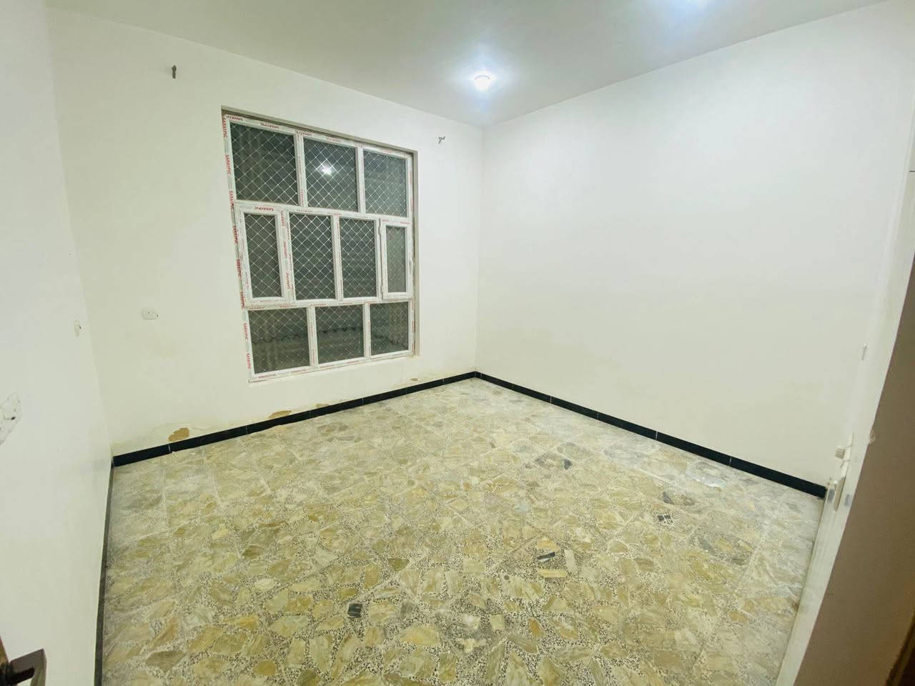 #دار_للايجار_زراعي_في_حي_الجامعه_شارع_سوات
ايجاره 450 قفل جديد ممسكون
تفاصيل الدار
#غرفتين_نوم_صاله_استقبال_مطبخ_صحيات داخلي وخارجية
للاتصال والاستفسار اكثر
***********
