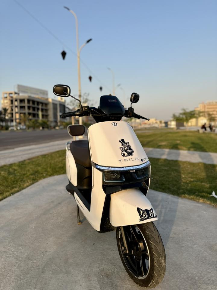 دراجة شحن تيسلا tailg للبيع في البصرة
من ماركة TAILG تيسلا العالمية

‎دراجة كهربائية للبيع 
اللون أبيض 
تحتوي تشغيل كارت العدد 2 
سويج عدد 2 
بصمه تشغيل عن بعد عدد 2  
كاملة مكملة 
الملف 2000 w حقيقي
السرعه القصوى 60 حقيقي
3 نمر 
72 فولت
6 بطاريات 
ضد الماء 
نضام ال p
نضام حساسات جانبية وخلفية 
مانع للسرقة 
نضام NFC يرتبط بالموبايل
كهربائيات كلهة شغالة 
صندوق كبير داخلي
هورن عالي 
أشاير يمنى يسرى 
گلوبات أمامي وخلفي عالي ناصي 
مرايات وشاحنة 
دراجة شخطة مابيهه نضيفة جداً 

السعر 900 وبيهه مجال للطيبين 

العنوان : البصرة الأمن الداخلي

الرقم : ***********
