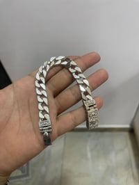 ٦١غ • فضة ٩٢٥ • قياس ٢١