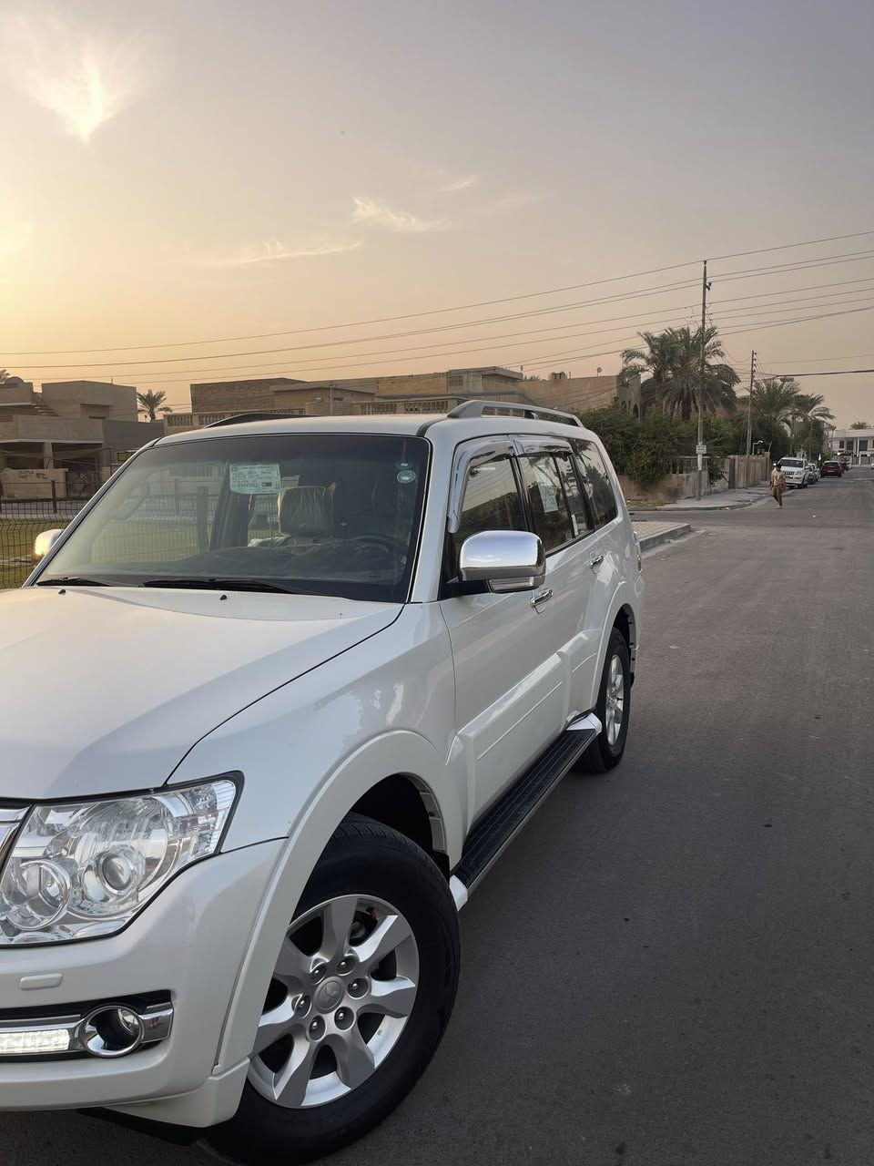 السلام عليكم باجيرو حبتور فول مواصفات ابيض 2017 بأسمي تحويل مباشر رقم اربيل ماشيه 75 وقابل للزياده السياره معزوله عزل كامل مكينة 3.5 تخم تاير جديد الحدادية عل وضع الشركه كير ومكينه مكفول السياره مكفوله كفاله عامه من الضربه والصبغ داخل جلد شاشه بلاديه مري شفط مكان السيارة بغداد حي الجهاد السعر 215 الرقم *********** غير متواجد على الفيس
