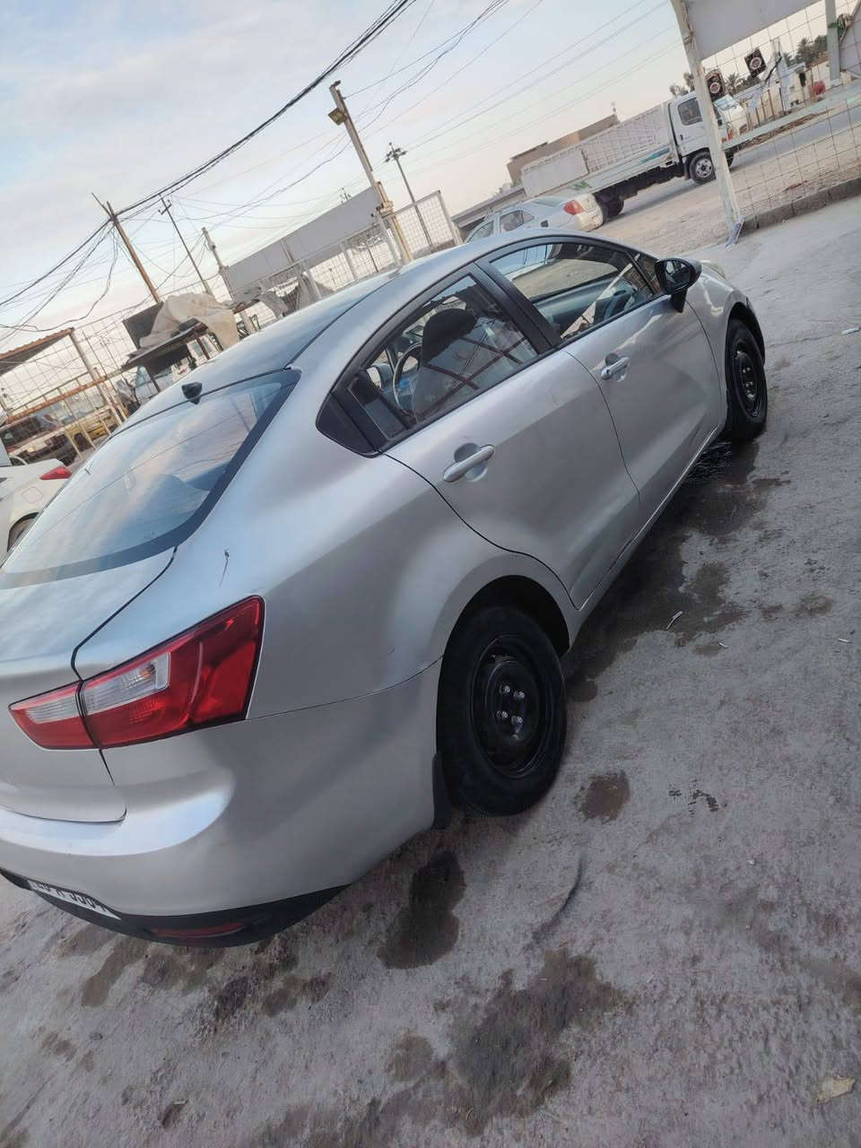 سلام عليكم
للبيع كيا ريو خليجي محرك  1600 موديل 2013 رقم نجف إنكليزي  تحويل مباشر 
مكينه كير وحداديه وتخم تاير خير من الله تبريد تدفئه  سياره جاهزة  كفاله من الضربه بيها بس جراد خفيف السعر 77ورقه مكاني ديوانية قضاء الشامية الاستفسار ***********
