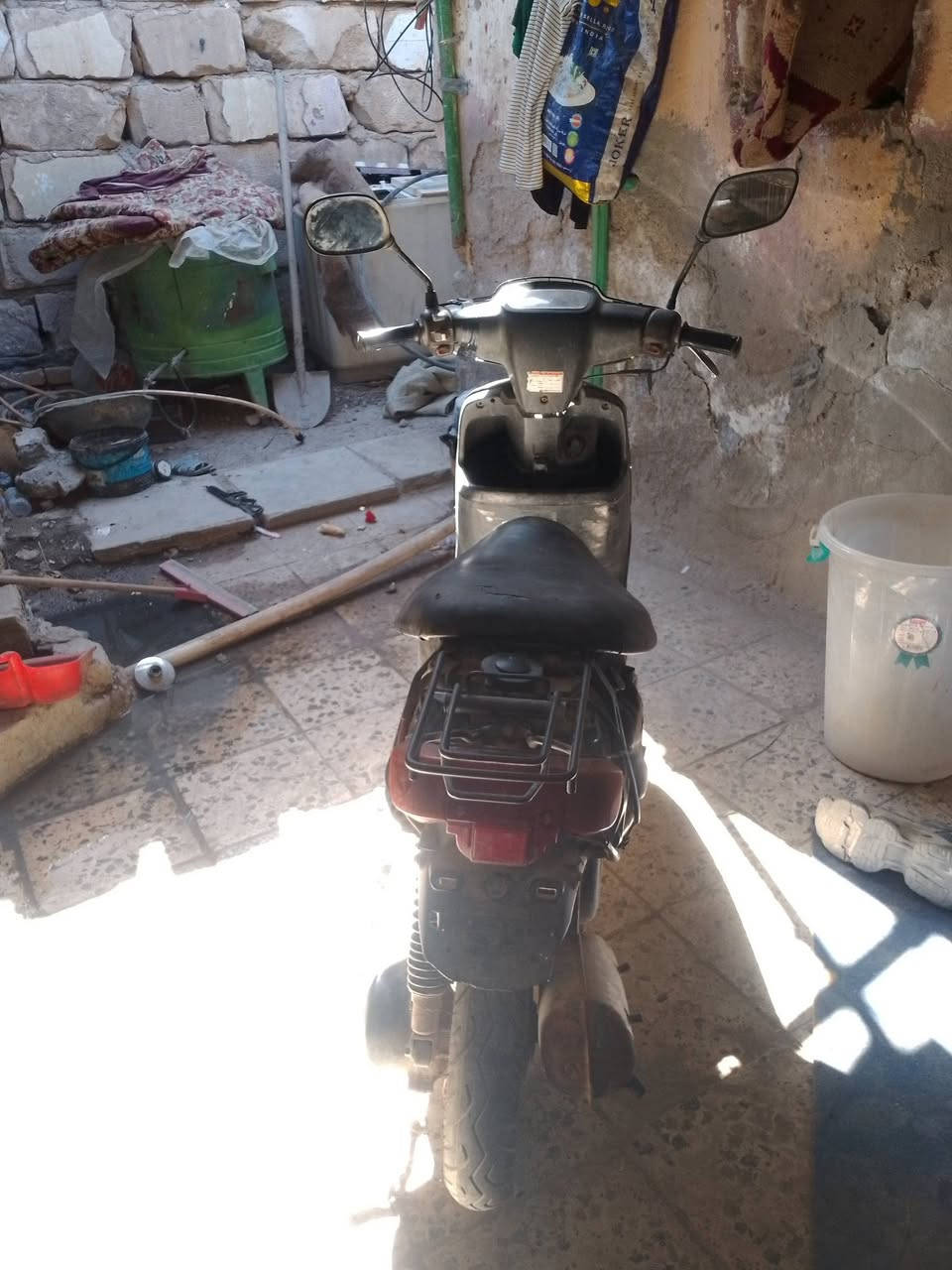 السلام عليكم شباب دراجه بتره للبيع خطين التفاصيل كامله الداراجه شغل  العنوان  حي الشهداء مقابل الاستداره مال شارع النص الدارجه جاهزه مجفته كلشي شغال بيها 
عوزها بس لايت وهورن *********** 
السعر 200مع المجال واذاء مراوس احسن بعد
