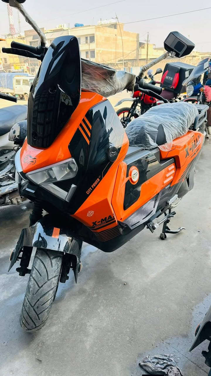 #للبيع_للبيع
دراجة سيزر ( ليو ) 
نظافة فول 98 ٪
بطارية 54 امبير
ملف 2000 حقيقي
السرعة  112 كيلو متر
المسافة 120 كيلو حقيقي بلشحنة الواحده 
دراجة استخدام قليل وصل الشراء موجود 
مكاني ديالى 
 *********** واتساب متوفر 
السعر  مليون 700 بيها مجال قليل
