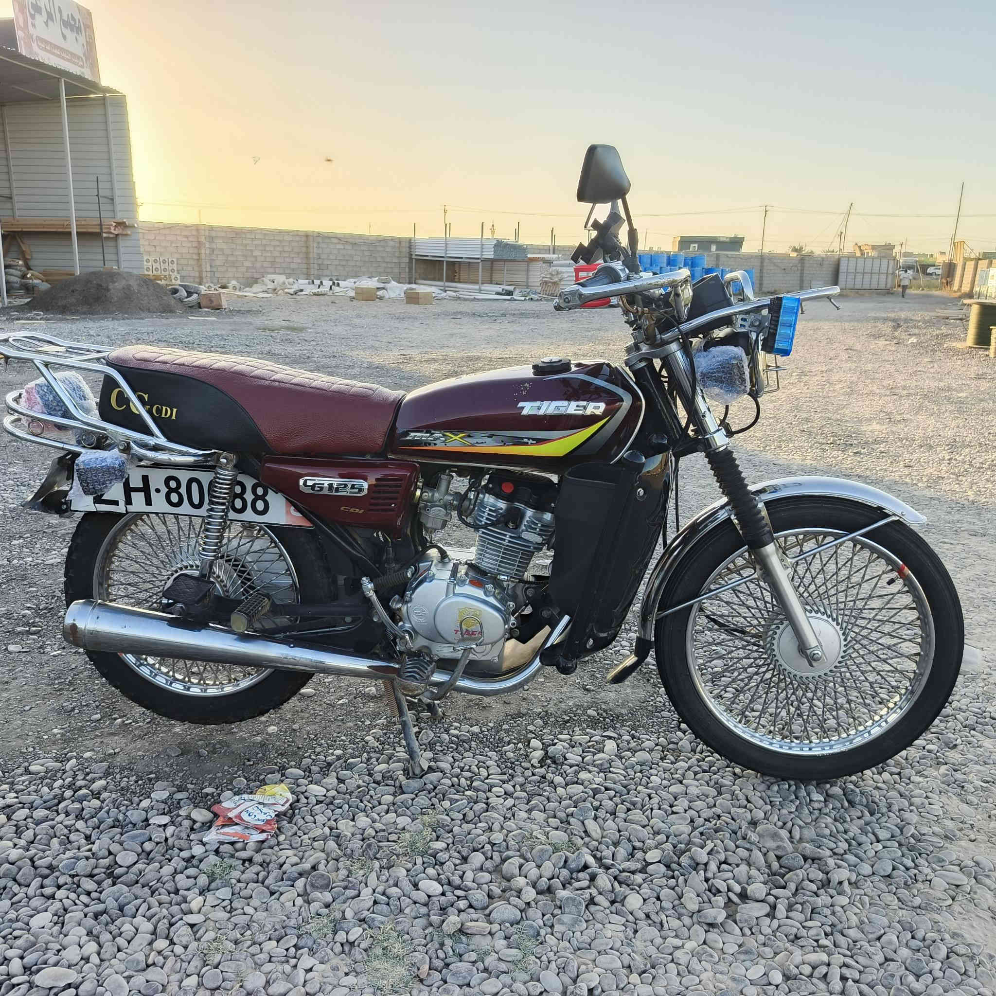 سلام عليكم تايكر 20باب اول وزن ثغيل ختومات ابل درع دوسات صفط مامفتوح كلو شرط وشغال كهربائيات نشرات شغاله للاستفسار خاص او اتصل***********
