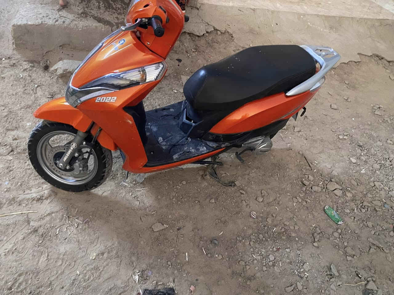 دراجه كوري للبيع داجه خير من الله موديل 22 طالعه ب 2024 شهر 12 جديده مابيه عطلات تخبل و الوحيده بشطره عندي رقم *********** سعره 750 بيه مجال مكاني شطره
