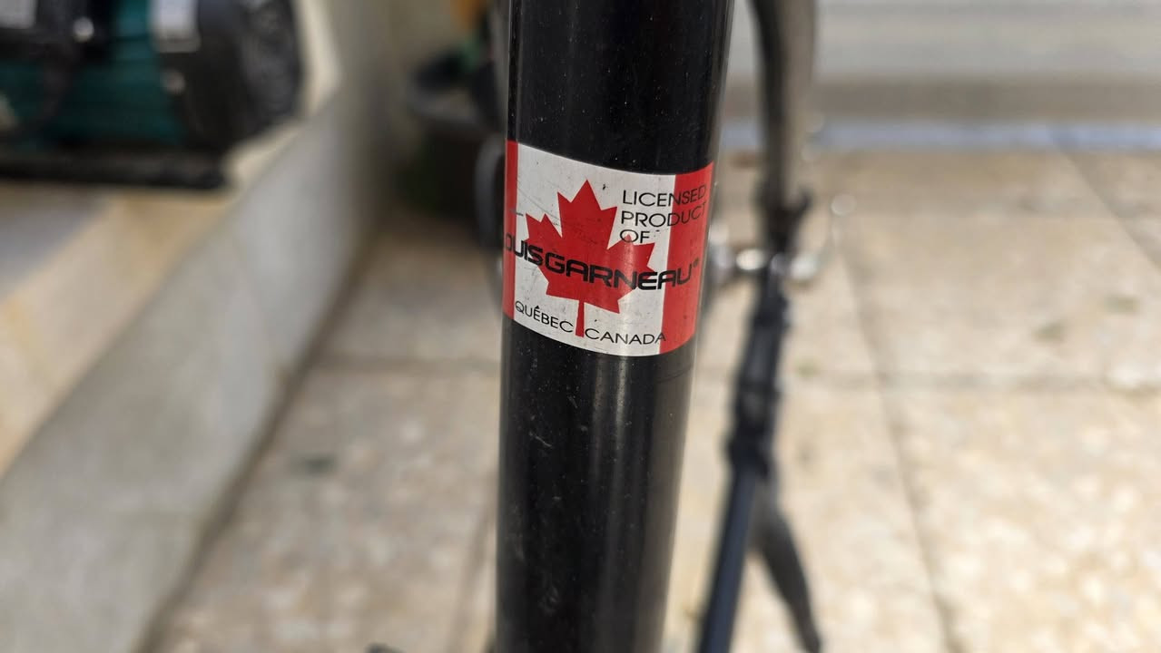 سلام عليكم ورحمة الله وبركاته
للبيع بايسكل نوع لويس كارنيه بلادي حته الكشن الاصلي موجود والصور موضحه مع التقدير
للاستفسار ***********
