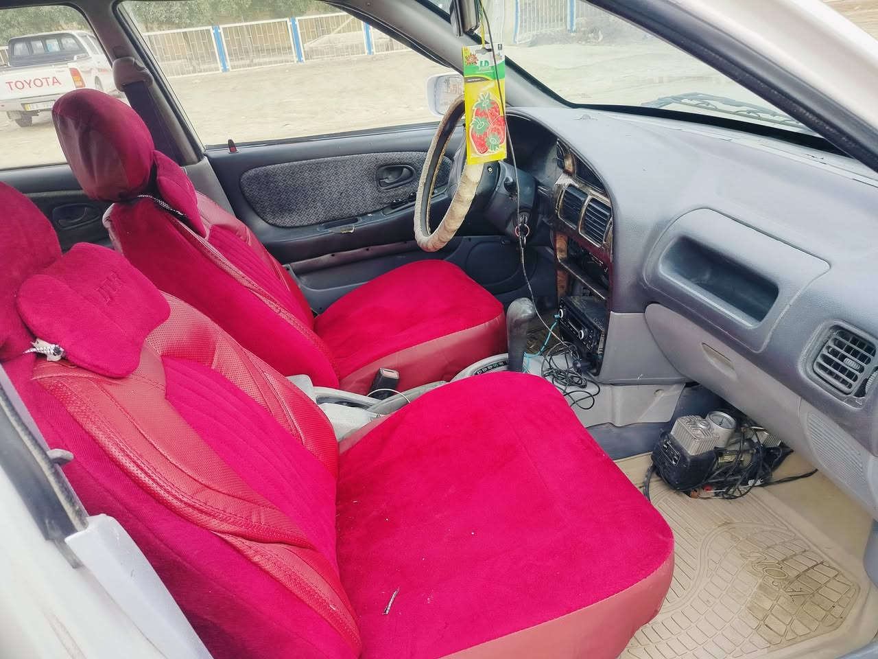 السلام عليكم من رخصه الأدمن براتون موديل 2004 تحويل مباشر سنويه ل 28 بسمنه مكينه وكير اوتو بلادي تخم تاير كهربائيات شغاله دواخل نضيفه سياره خير من الله السعر 33 وبيه مجال 
مكان السيارة بابل الحمزه الغربي 
موبايل ***********
***********
