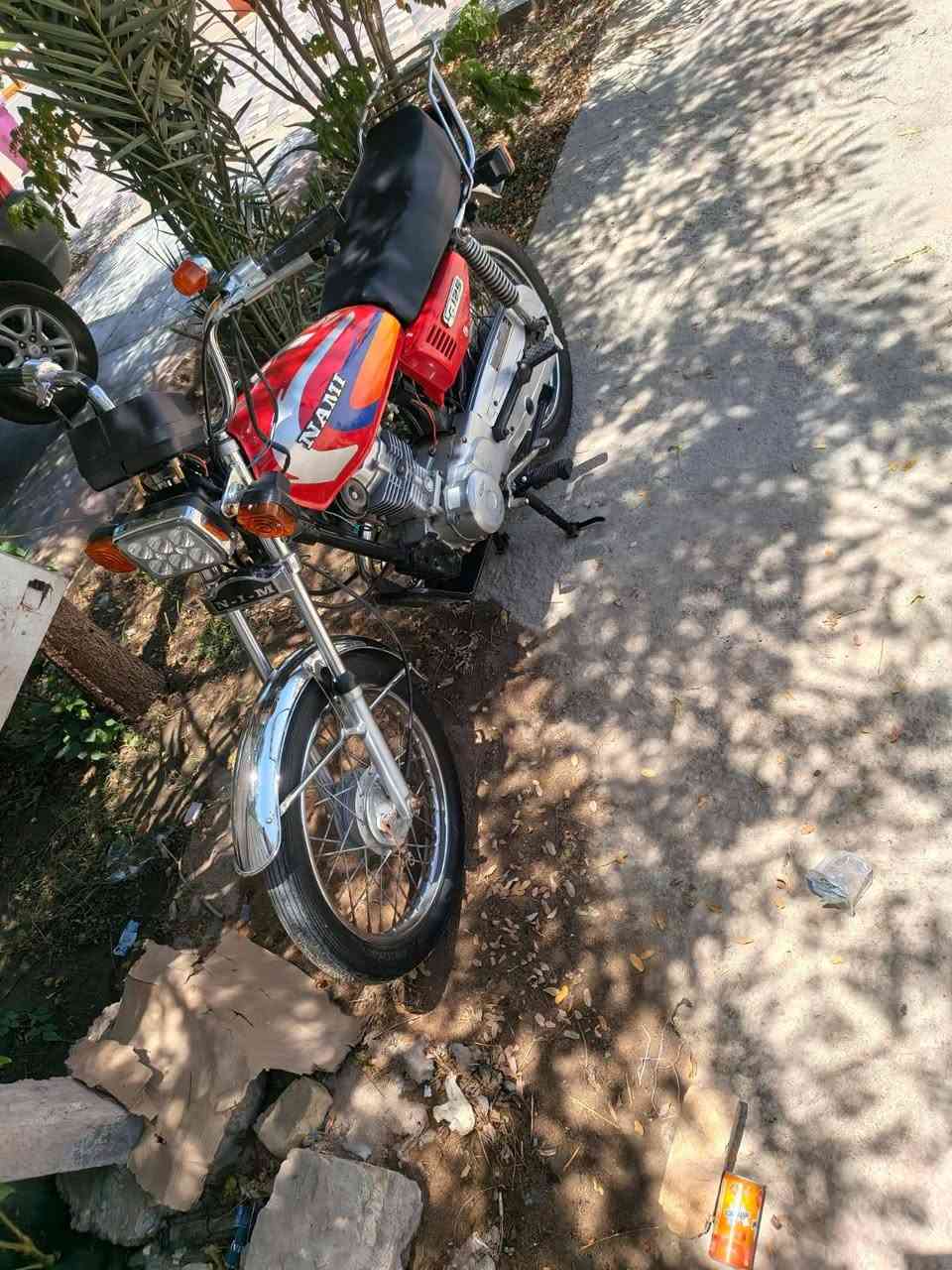 مكلف بلنشر دراجه نامه للبيع موديل 21 مكينه 25 دراجه نضيفه كلشي ما بيه رقم صاحب الدراجه ***********
