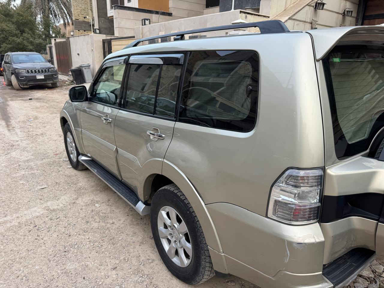 السلام عليكم باجيرو 2018 خليجي
بيها قطعتين جراد فقط الباقي كفاله من كلشي 
مكان السياره بغداد سعر 168   ***********
