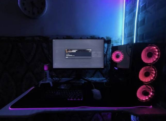 ميز لجماعت الPC ب 35 مستعجل ع بيعته 
للتواصل على الواتس ***********
