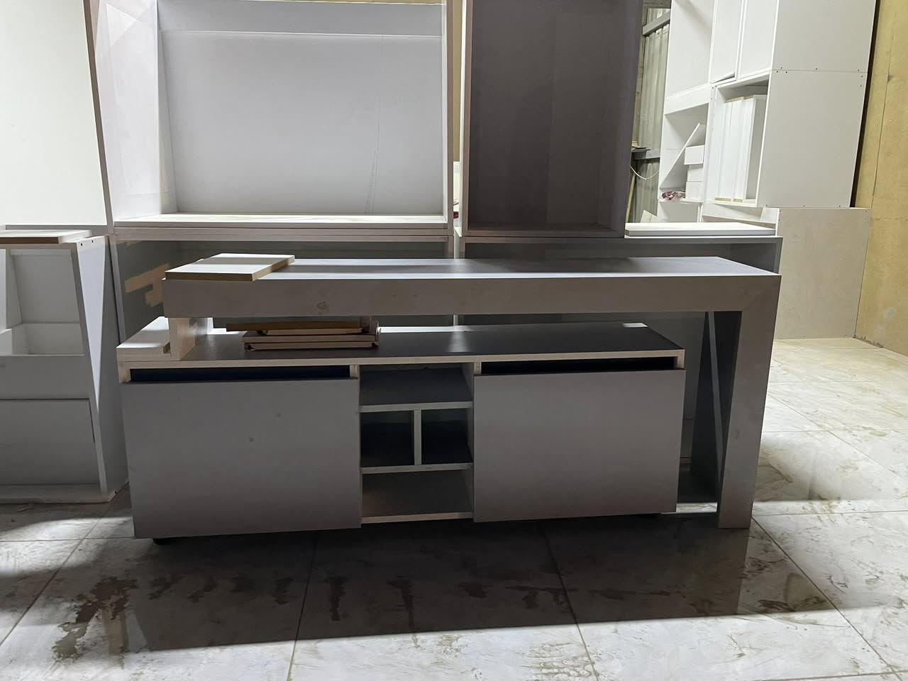 السلام عليكم ورحمة الله وبركاته
إلى أصحاب المعامل والمعارض والشركات 🌟

نقدم لكم خدماتنا المتكاملة في تنفيذ الأعمال الخشبية بأعلى جودة واحتراف:

🔹 تصنيع كابينات المطابخ (MDF – فوم – بلايوود)
🔹 استخدام لوح تركي أصلي بسماكة 18 ملم
❌ لا نستخدم المواد الصينية أو الإيرانية
🔹 هيكل ثقيل مع ظهر 5 ملم (وجهين)

🔹 تنفيذ فاترينات للصيدليات ومحلات الكوزمتك
🔹 عمل كونترات (كاونترات) وغرف نوم بتصاميم عصرية

✨ دقة عالية في العمل
✨ نظافة بالتنفيذ وتسليم مرتب
✨ أسعار مناسبة للجميع
✨ إنجاز سريع ضمن وقت قياسي

🚚 خدمة توصيل إلى جميع محافظات العراق 🇮🇶

📞 للاستفسار، يرجى المراسلة أو الاتصال
💰 الدفع نقداً فقط

***********✅
