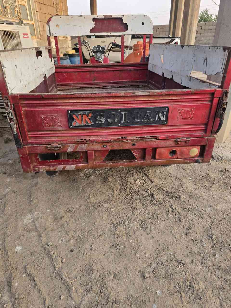 سلام عليكم ستوته البيع صلطان ستوته جديده محرك جديد وكسن كله جاهز كهربياته شغاله نكره سلف تايرات جدد ستوته وراقه ضايعه تعت من عشاير عنوان البصره القرنه سعره(٨٥٠) وبيه مجال الشراي *********** انه مكلف بلشر
