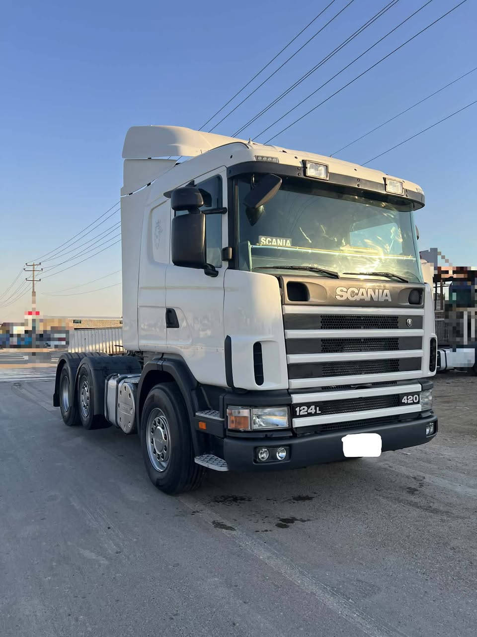 سكانيا موديل 2000 بلادي
رقم سليمانيه سنويه ساقطه ب 2022 
تحويل بسم عربي مسجله عربانه فلات 3 دناكير ذو جوانب متحركه 
محرك انجكتر خطين 420  6 سلندر 
كير 900 3/3 GRS عادي 
سحال امامي بلادي  
السعر  130 ورقه و بيه مجال الشراي
‏‪***********‬‏
***********
‏‪***********‬‏
