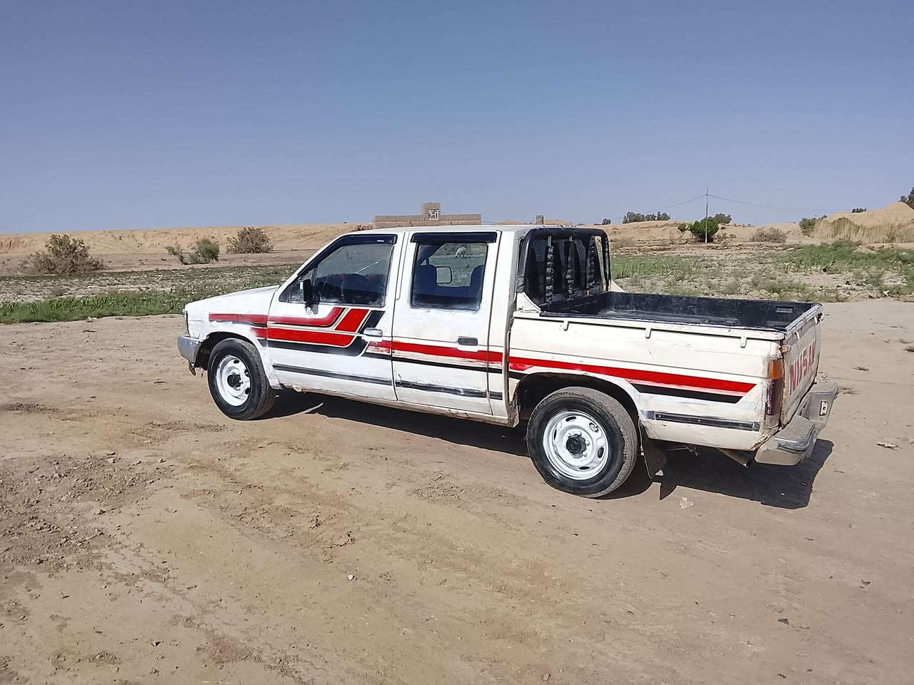 سلام عليكم للبيع نيسان مديل 90 محرك كير شاصي مكفولات رقم ذيقار الماني شرط تحويل ثاني يوم كهربايات شقاله سياره جاهزه تخم تاير حداديه جديده 
سعر 20 وبيها مجال 
 سياره مال جناي جاهزه 
مكاني سماوى قضاء الخضر 
*********** 
مكلف بنشر 👉
