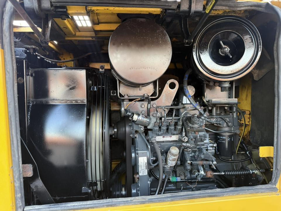 بســم الله الرحمن الرحيــــم 
متوفر لدى شركه سرعه التطور للتجاره الاليات لثقيله
شفل كوماتسو WA100كفاله عامه دخول جديد
موديل 2011 وارد اليابان 
 فقط لعشاق النظيف والمتميز 💎
كفاله عامه وارد اليابان 🇯🇵 ✅ دخول جديد ما مشتغل 
 
محرك 4 سلندر بم ونوزل 
 العنوان محافظه  بابل -ناحيه الشوملي
#Emile. #anmar_galel5@gmail.com  
وقت الاتصال من الساعه 8 صباحاً الى الساعه 6 عصرا 📵❌
#اللاستفسار*********** Whatsapp انمار جليل
رقم تسلسل الاليه 5048
