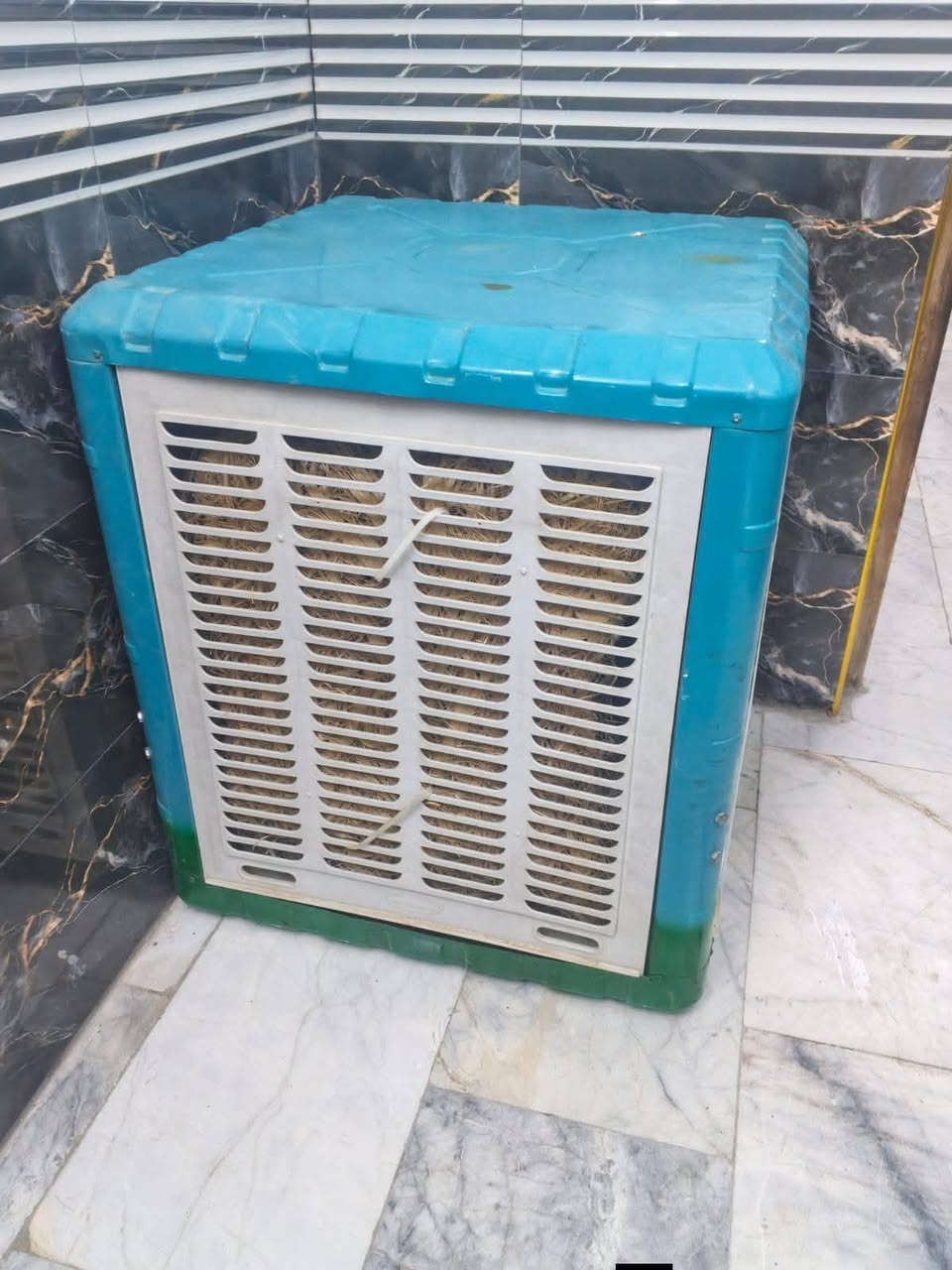 مبردة نظيفة كلش قطرة زنجار مابيها
تشتغل على سرعة وحدة، ينرادلها تبديل بوش بس 
السعر ب٨٠ وبيها مجال
المكان شهداء العبيدي الثانية


**إذا كنت صاحب هذا الإعلان وتريد حذفه لأي سبب، رجاءا أرسل رسالة إلى الدعم الفني**