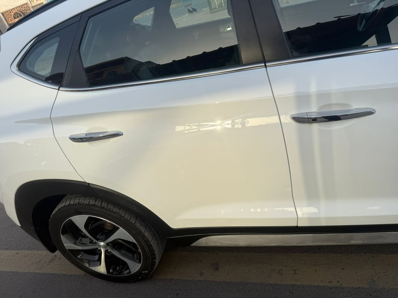 سللام عليكم  توسان خليجي موديل ٢٠١٧مكفوله سياره من ضربه وصبغ
مواصفات فول واحد على واحد

بصمه 

بنراما

فور ويل

سايد بريك كهرباء

كشنات كهرباء

صندوك كهرباء 

كشنات جلد 

داخل ما اروني

حساسات امامي خلفي

كامره خلفيه 

شاحن واير ليس

وبعد بيهه مواصفات اكثر

ما شيه ٩٢الف

سياره جديده 

رقم الهاتف ***********

السعر ١٨٨ وبيهه مجال
