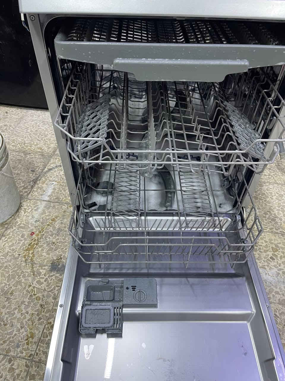 غساله الصحوان GOSONICنظيف بشرط شغل بدون اي عيب او ضمان تاخذ 125الف موديل حديث3طبقات 3سلات3مرشحات اي ستفسر عل ***********
