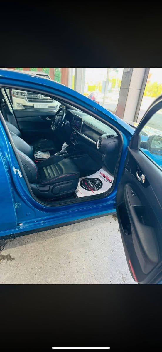 النوع :- كيا فورتي 2023
الفئه :- جي تي  لاين 
الوارد :- امريكي
رقم بغداد جديد تحويل 
العداد 52 الف mi 
اللون :- ازرق 
المحرك :-1600 ديربو 
فتحه 
بصمه 
لايت زينون بلادي 
رادار ٣٦٠ 
توقف ذاتي 
اشاطر مري 
رادار جانبي 
رادار خلفي 
وأردوا امامي 
سترين رياضي حرف D
ويل ١٨ 
بك لايت ليد
كشنات ختم جي تي وجلد ومخمل 
علما الكشن رياضي حضن 
شاشه كبيره 
شاحن واير ليس 
هند بريك بصمه 
اوتو هولد 
٣ انظمه
سماعات دمام 
اناره ترحيب 
بصمه ابواب 
السعر ١٥٥ وبيهة مجال
العنوان زيونة تقاطع ملعب الشعب ***********
