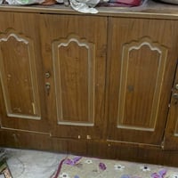 بوفيه للبيع مستعمله نظيفه  حجم مترين ونص صاج ￼ السعر 80 وبيها مجال  مك...