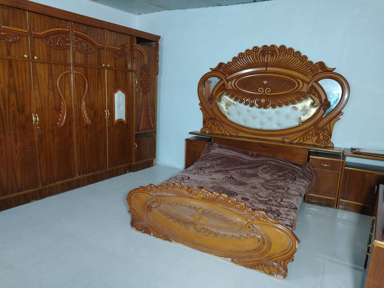 مشتمل البيع في الحكيم موقع ممتاز قريب على كهوه مال كونيش مساحه154 بيت بناء جديد مرقم بلديه تحويل ثاني يوم بيت سكف سندويش اصلي سراميك لابخ وابيض بيت جديد بس طرمه ما صابه
***********
