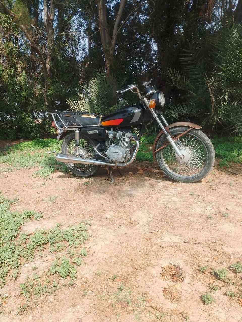 السلام عليكم 
دراجه 21اوراق 
مكفوله 
مكلف بلنشر 
***********رقم صاحب الدراجه
