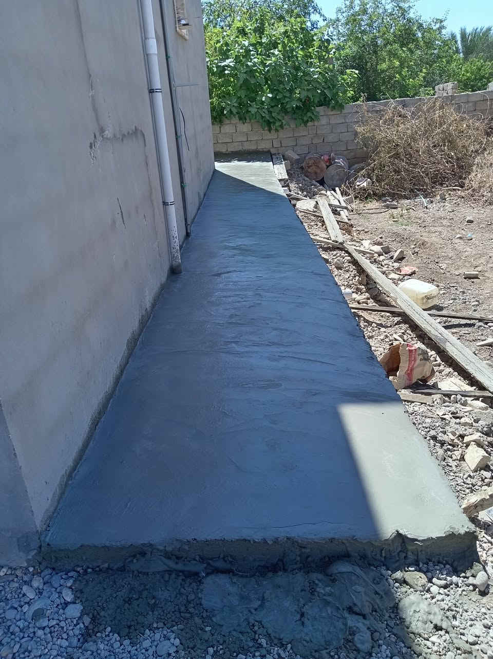كادر صب كونكريت أرضيات تنعيم و لاش وسقوف كراجات مطابخ بيتونات قصاطل،، الساحل الأيسر،،هاتف، ***********
