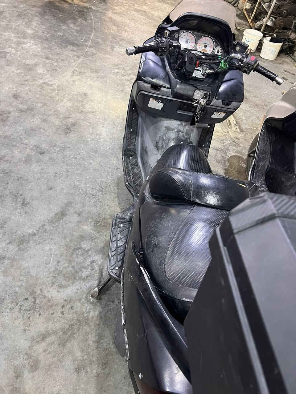 دراجه سكاي ويف 250cc
نضام ABS
حساساس جك صفح   
حساس حوادث
مانع انزلاق 
كهربائياتهة شغاله بشكل كامل اشاير عدادات گيج البانزين مكينه مفتوحه لكن نضيفه فول 
سويج وليست بصمه كفراتهة نضيفه 80‎%‎
السعر 800


**إذا كنت صاحب هذا الإعلان وتريد حذفه لأي سبب، رجاءا أرسل رسالة إلى الدعم الفني**