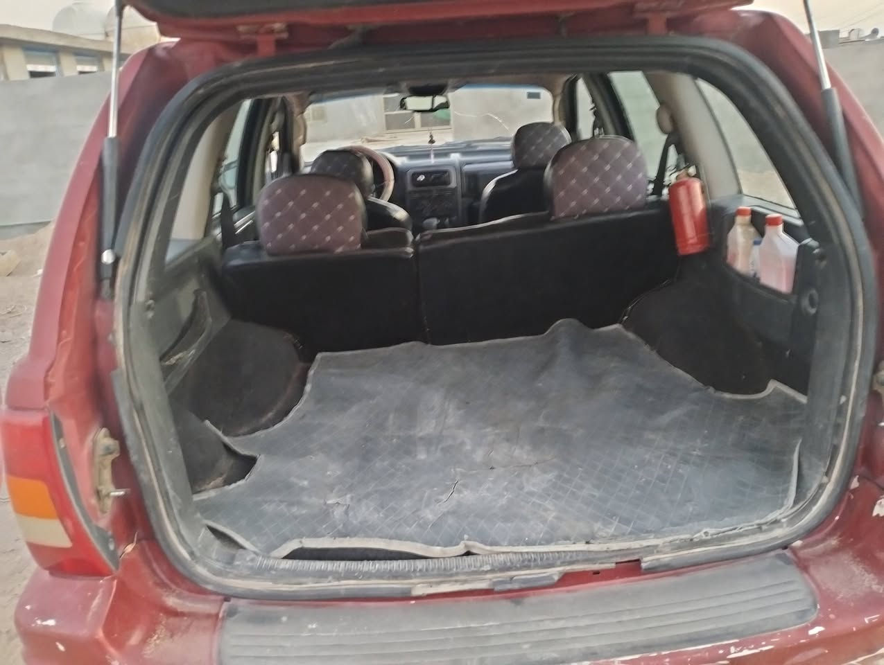 السلام عليكم للبيع جيب شيروكي 2002 محور كير ومحرك ففتي التفاصيل اكثر اتصل ***********
