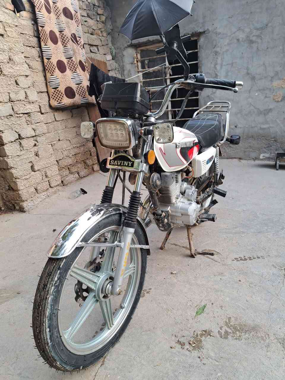 سلام عليكم دراجه سيفان موديل 21 الدراجه نضيفه بمعنا الكلمه اوراق اصولي   السعر500 مكاني الحله شارع 80 رجا الي مو شراي لا يتعبني رقمي ***********
