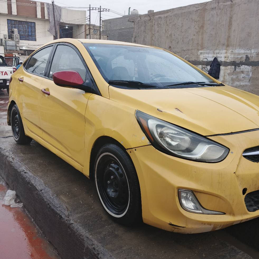 اكسنت موديل 2012 رقم بغداد نكليزي الجديد بسمي 
ليبل واحد حادث طخه فقط بالجاملغ والسونار ويه الصور 
مصفره هيه وغرامات 
سيارة مكينه وكير خير من الله 
تخم تاير ابو الخط
منضومة تبريد جديدة كمبريسر راديتر حته مال مكينة جديد 
منضومة زنون 
كهربائيات كلهه شغاله 
شاشة اصليه 
عوزهه بس الصدر تعبان مالتهه ودعاميه خلفيه مو حلوه هم 
عارضها ب 80 $ 
رقم الهاتف ***********
مكان السيارة بغداد العبيدي بغداد, العراق
