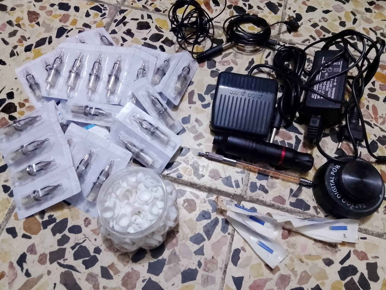 جهاز تاتو جديد ويا خمسه وتلاثين ابرة ومحابس جيس وكيبلات ثنين وقلم وشفرات كلهن بخمسه وسبعين


**إذا كنت صاحب هذا الإعلان وتريد حذفه لأي سبب، رجاءا أرسل رسالة إلى الدعم الفني**