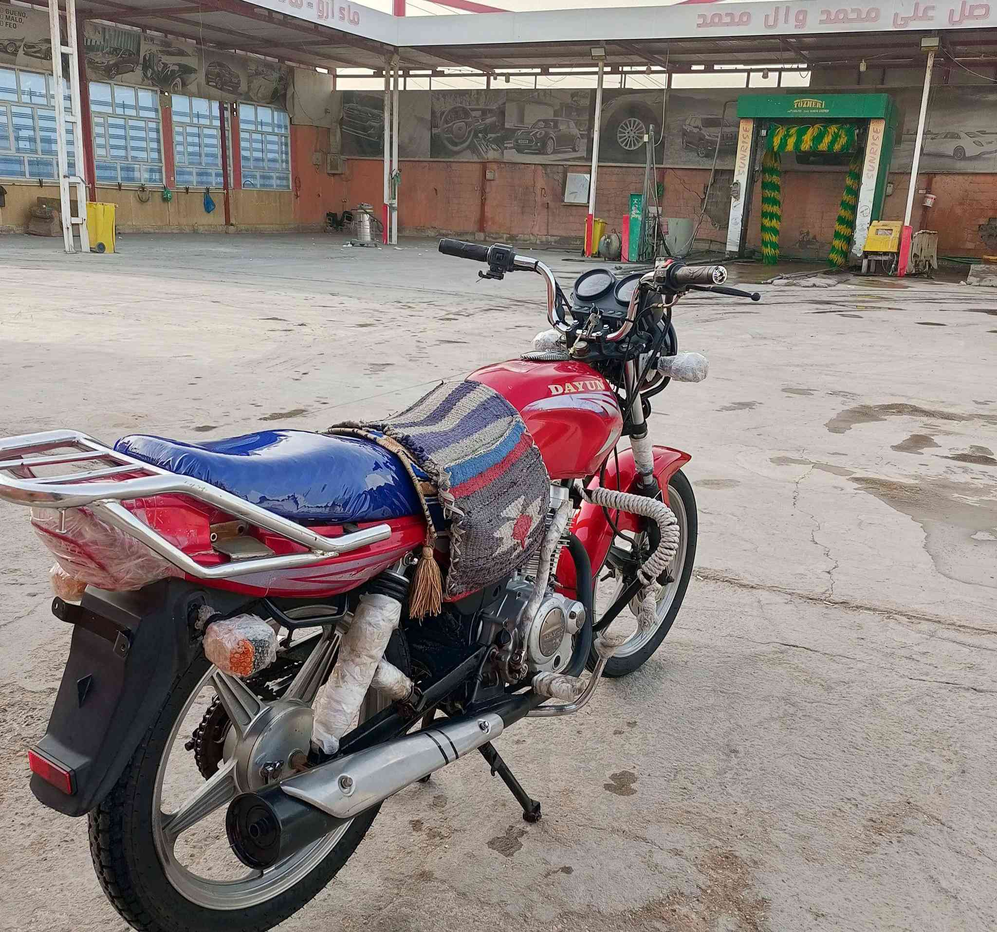 سلام عليكم دايون عضم 2018 اوراق سكنر مكينه ما مفتوحه ونضافه شوف عينك كهربأيات كلها شغاله دراجه جاهزه علخير ربع مذب عليها مكاني حله محاويل سعر (575) متواجد خاص /***********
