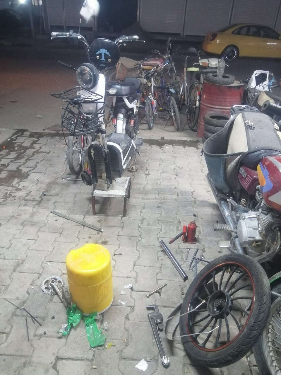 محل عادل تصليح الدرجات الهوائيه🚲والناريه 🏍️ ودراجات الشحن🛵 بأنواعه باادارة  عادل السلطان واخوانه
العنوان كركوك. سايدين حزيران مقابل ماركت النجوم
مجاور أعشاب المعين 
الاستفسار اتصل 
عادل***********
صالح ***********
