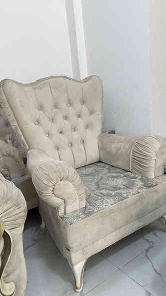 تاقمی قەنەفەی ١٠ نەفەری بۆ فرۆشتن لە سلێمانی ***********
زۆر تازەو پاک ماوەتەوە مێزی ناوەڕاستی خۆی لە گەڵدایە بۆزانیاری نرخ پەیوەندی بکەن یان مەسج
