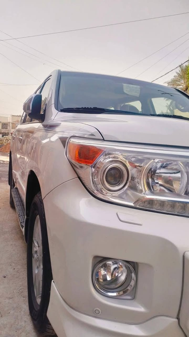 سلام عليكم
لاندكروز موديل 14

سوناره موجوده

ماشيه 140 كيلو

فئه فطيم 

مكانه بغداد

ورقه بغداد باسم صاحبه 

سعره 400  وبيه مجال ان شاءالله 

***********
