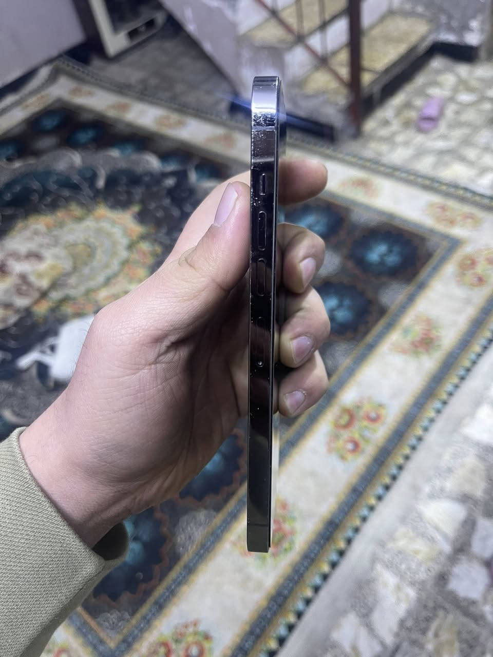 لسلام عليكم  أيفون 13بروماكس للبيع بطاريه 90. ذاكره 1تيره شرق اوسط مكفول ما مفتوح جديد للاستفسار ***********
