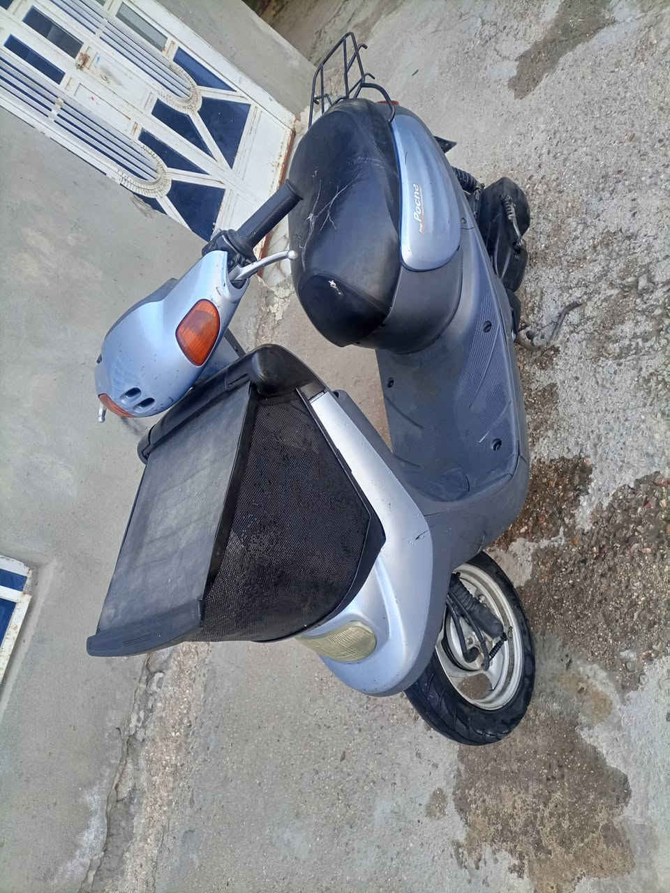 دراجه للبيع نضيفه 550 وبيه مجال موبايل ***********
