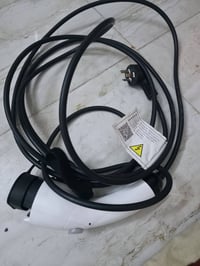 شاحنه مال بي واي دي اصليه السعر 75.                 07703494392