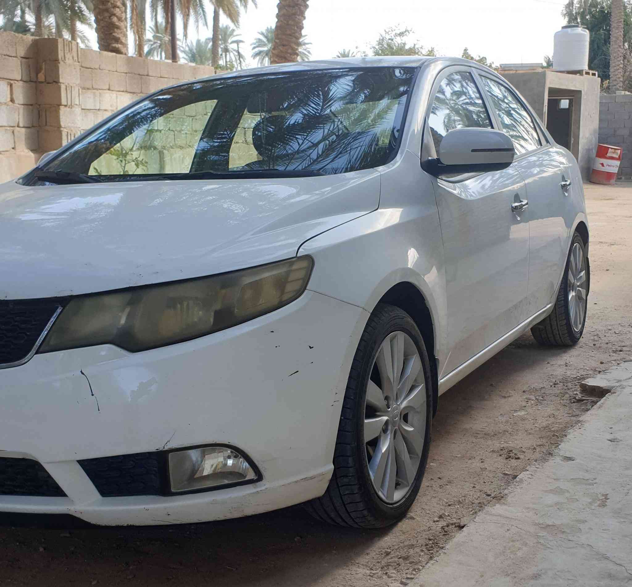 سلام عليكم ، #كيا_سيراتو 2013 للبيع
مكفوله من الصبغ
فقط بارد خشم البنيد وشبر بالباب الخلفي 
تخم تايرات جديد 
حداديه أماميه جديده
تبريد شغال 
حساس خلفي 
شفتات ستيرن
أرضيه دوشمه جلد 
5 ويل كب
سنويه منتهيه
$السعر 110 
للإستفسار ***********
موجود واتساب
