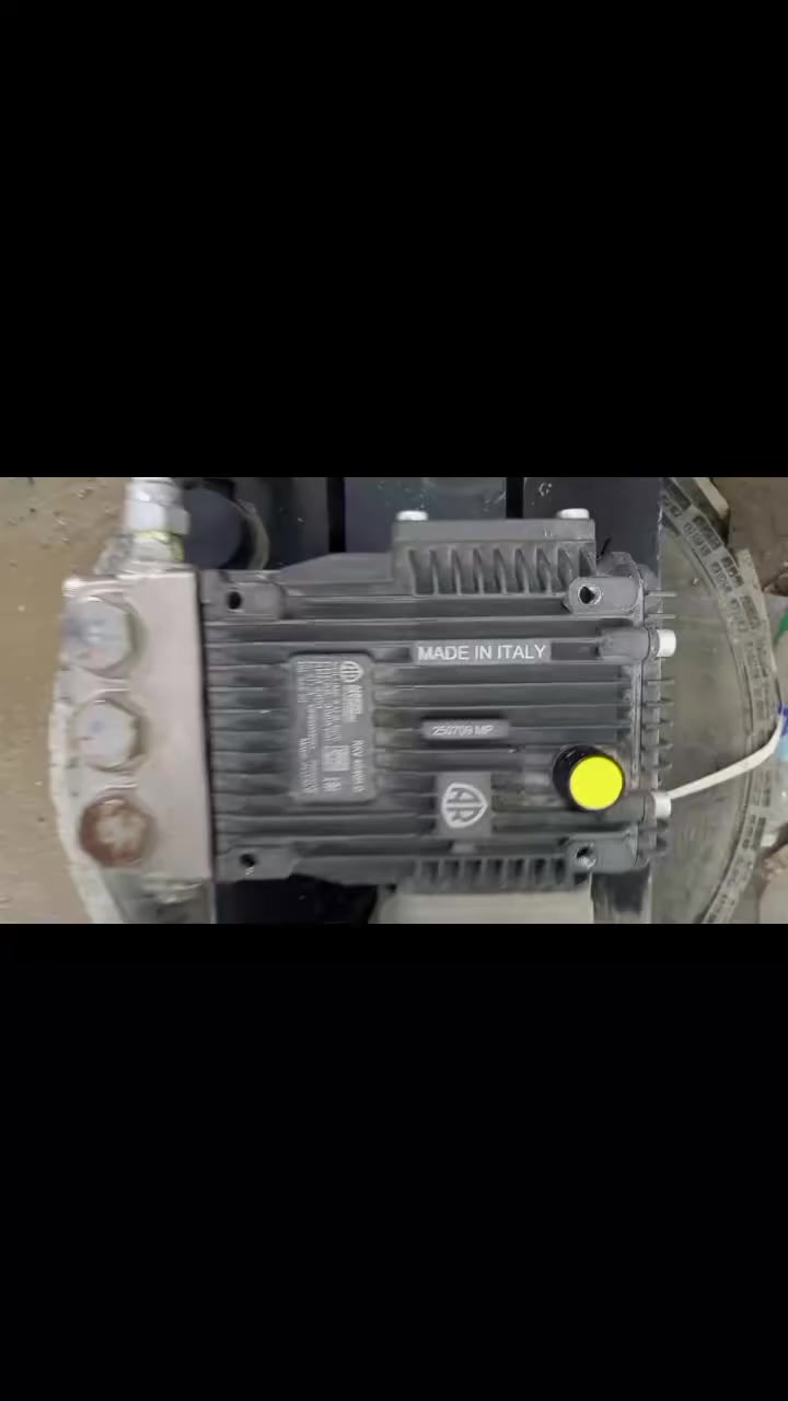 سلام عليكم مضخه غسل البيع انوفه ايطاليه اصليه وجديده الله شاهد قبل شهرين من جبته وما مستعمله اهواي الله شاهد تجي المحال تشوف القوه مالته يلا تأخذه شرط المكان مدينه الصدار السعر  ٩٠٠ بيه مجال قليل ***********
